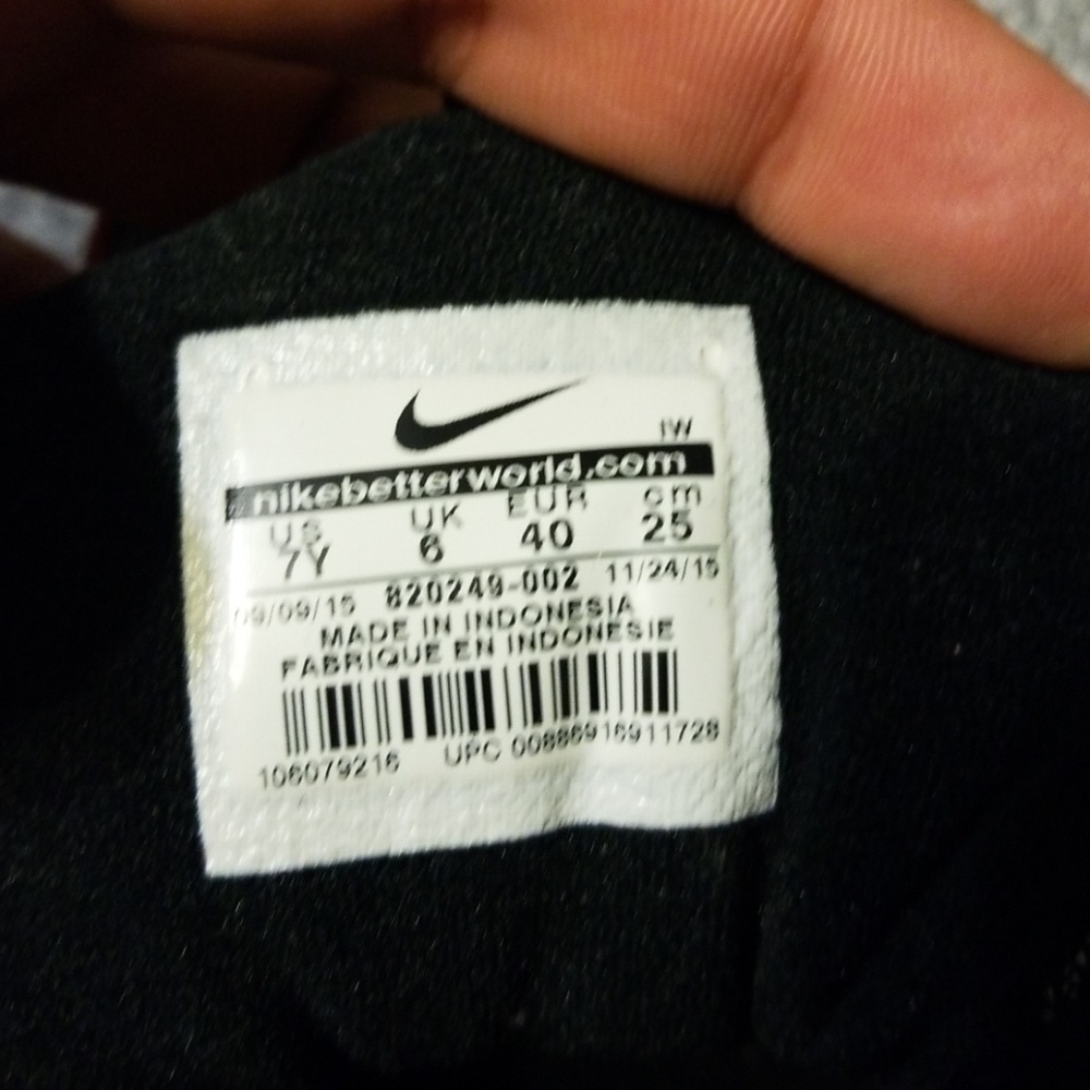 NIKE - Picture 5 of 5